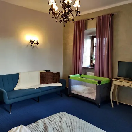 Kastiel Ottlyk Hotel *