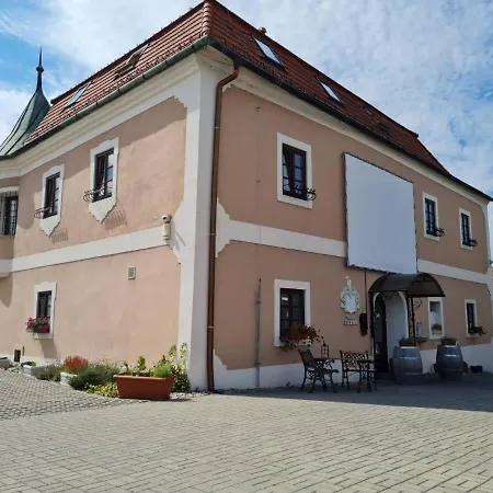 Hotel Kastiel Ottlyk Banovce nad Bebravou