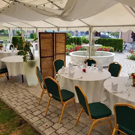 Kastiel Ottlyk Hotel *