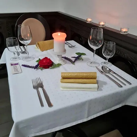 Kastiel Ottlyk Hotel