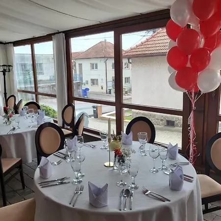 Hotel Kastiel Ottlyk Banovce nad Bebravou