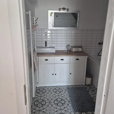 Kastiel Ottlyk Hotel